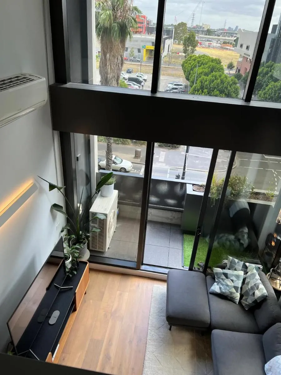 Image 3 of Centrally Located Modern Loft w Free Parking, Infinity Pool, Workspace