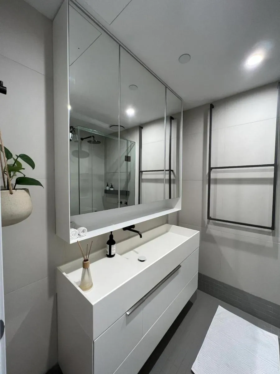 Image 4 of Centrally Located Modern Loft w Free Parking, Infinity Pool, Workspace