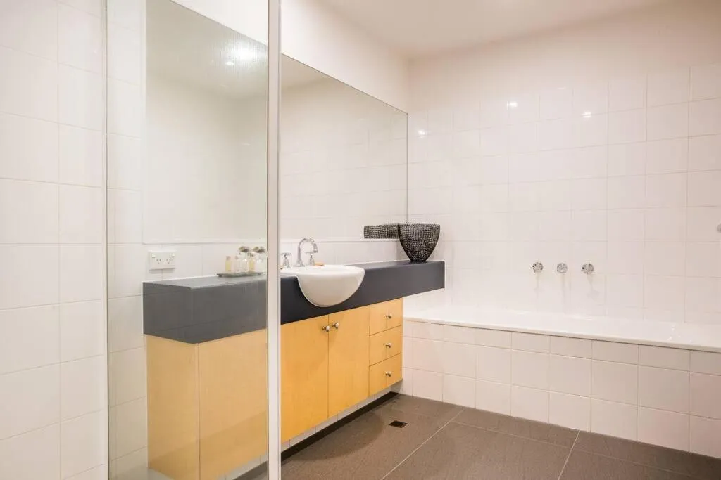 Image 2 of Centrally Located near Sporting Precinct and CBD