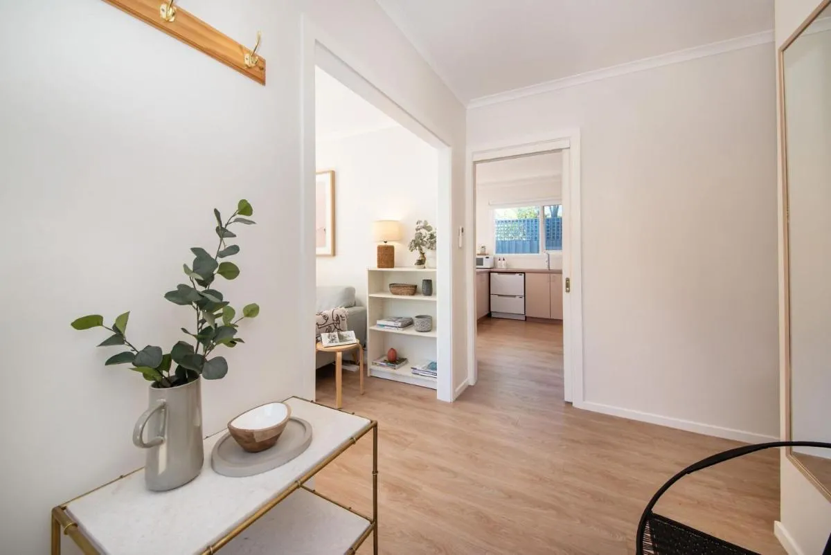 Image 1 of Charming Cottage in Beautiful Hampton