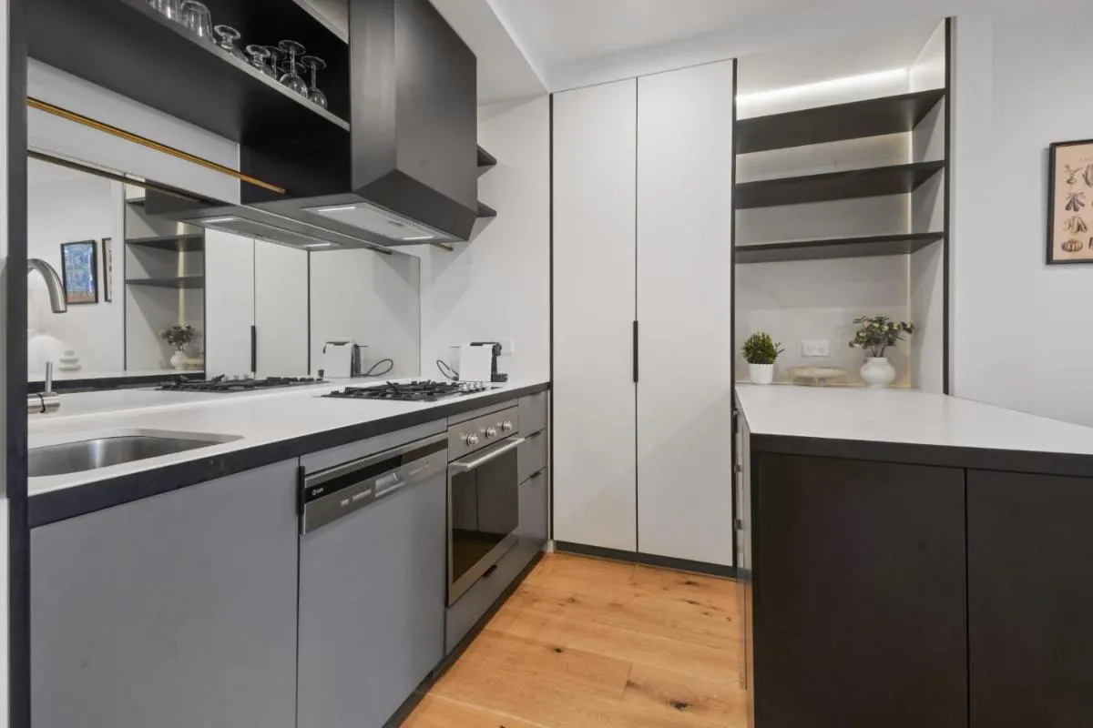 Image 6 of Charming Fitzroy Apartment