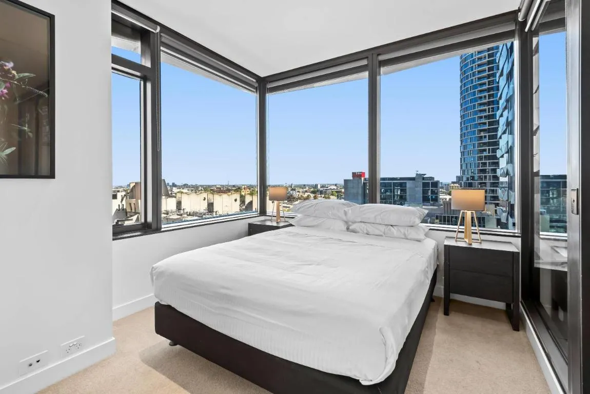 Image of Chic 2 Bed 2 Bath in the Heart of CBD Gym & Pool