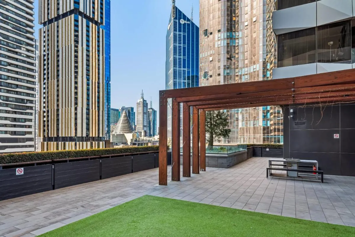 Image 6 of Chic 2 Bed 2 Bath in the Heart of CBD Gym & Pool