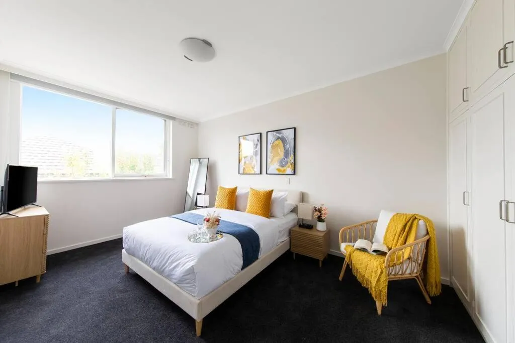 Image 1 of Chic Caulfield North Retreat
