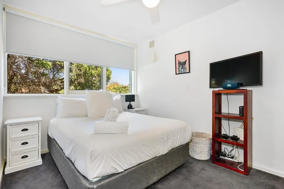 Image 1 of Chic Elwood 1BR Apt with Free Parking