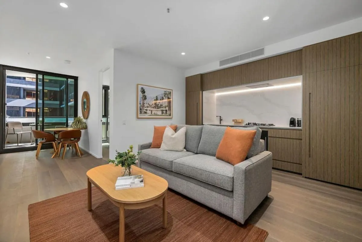 Image 3 of Chic Riverside Retreat Richmond