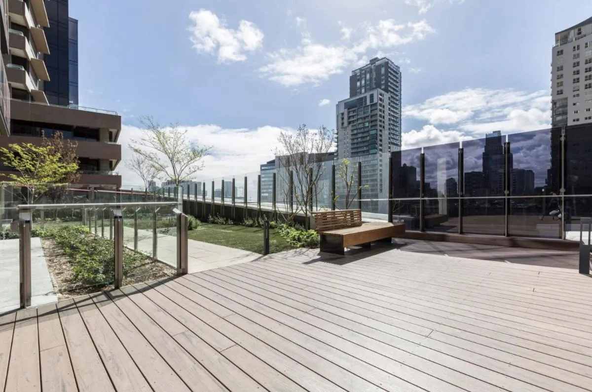 Image 6 of City Lights & Manhattan Heights – A Gem in Melbourne
