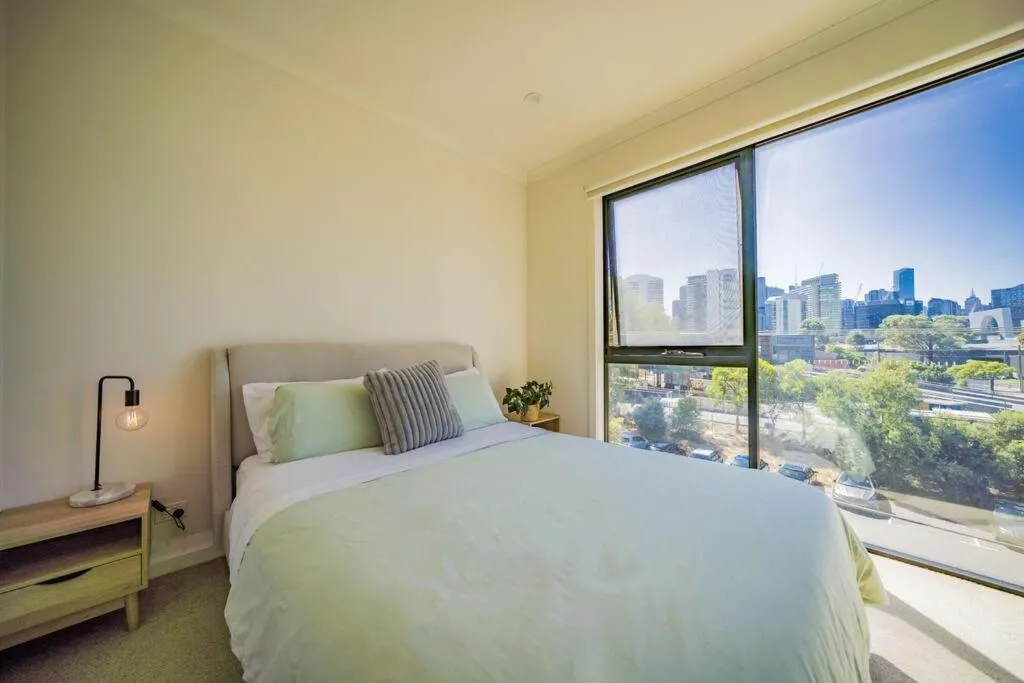 Image 1 of City view 1B1B- close to CBD-parking
