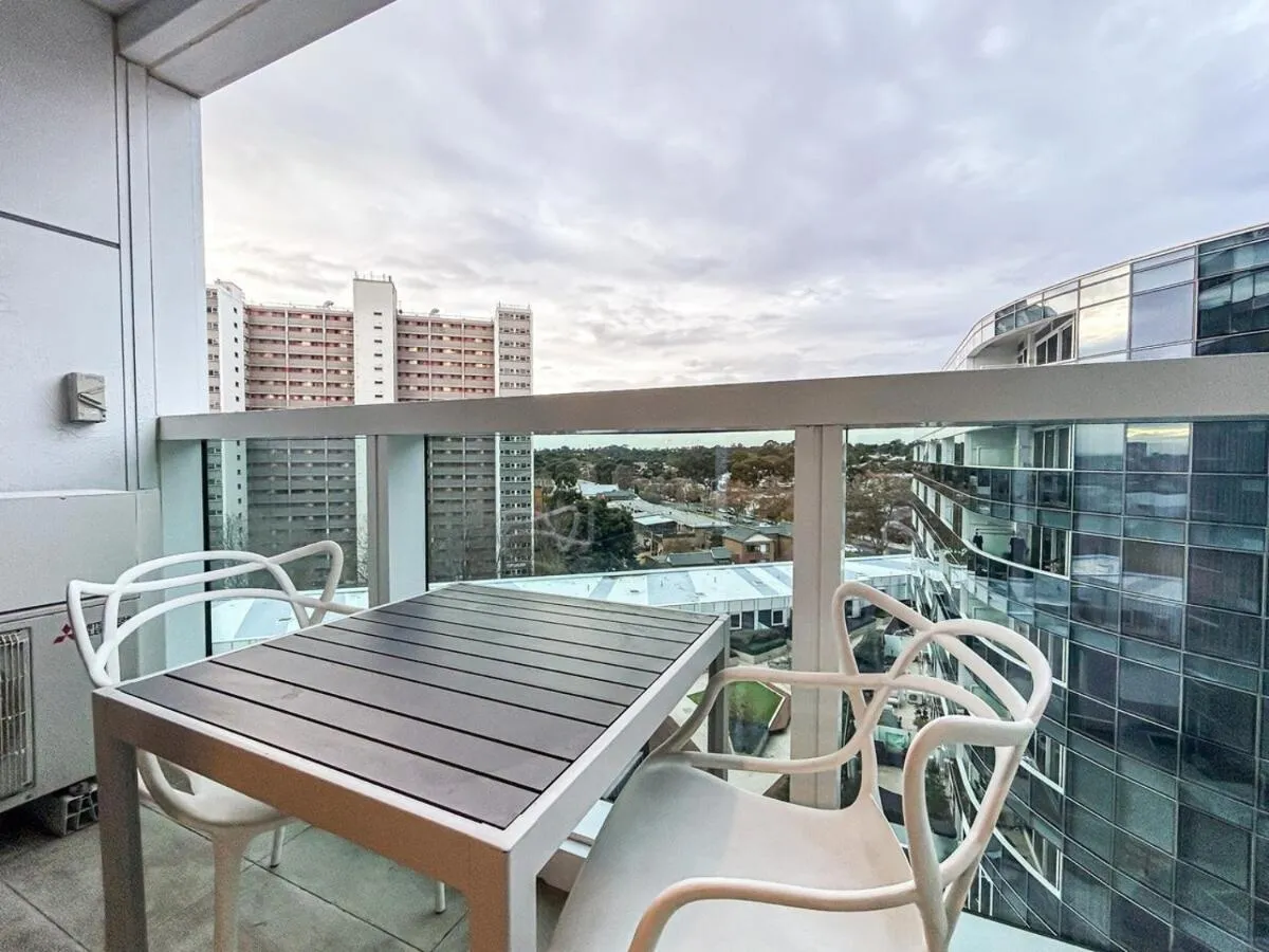 Image 5 of Close To Mel Uni 2br2ba Parking Balconywifigym
