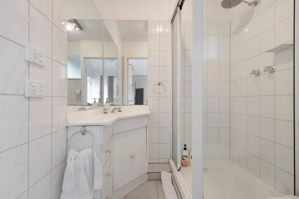 Image 2 of Comfortable Richmond home – Melbourne’s best location