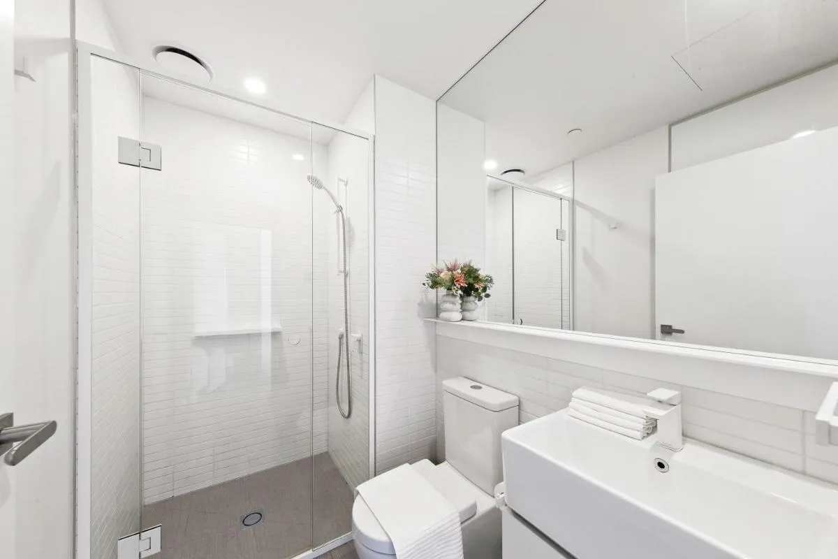Image 2 of Comfy 2BR Apt Next to Melbourne Central City Views