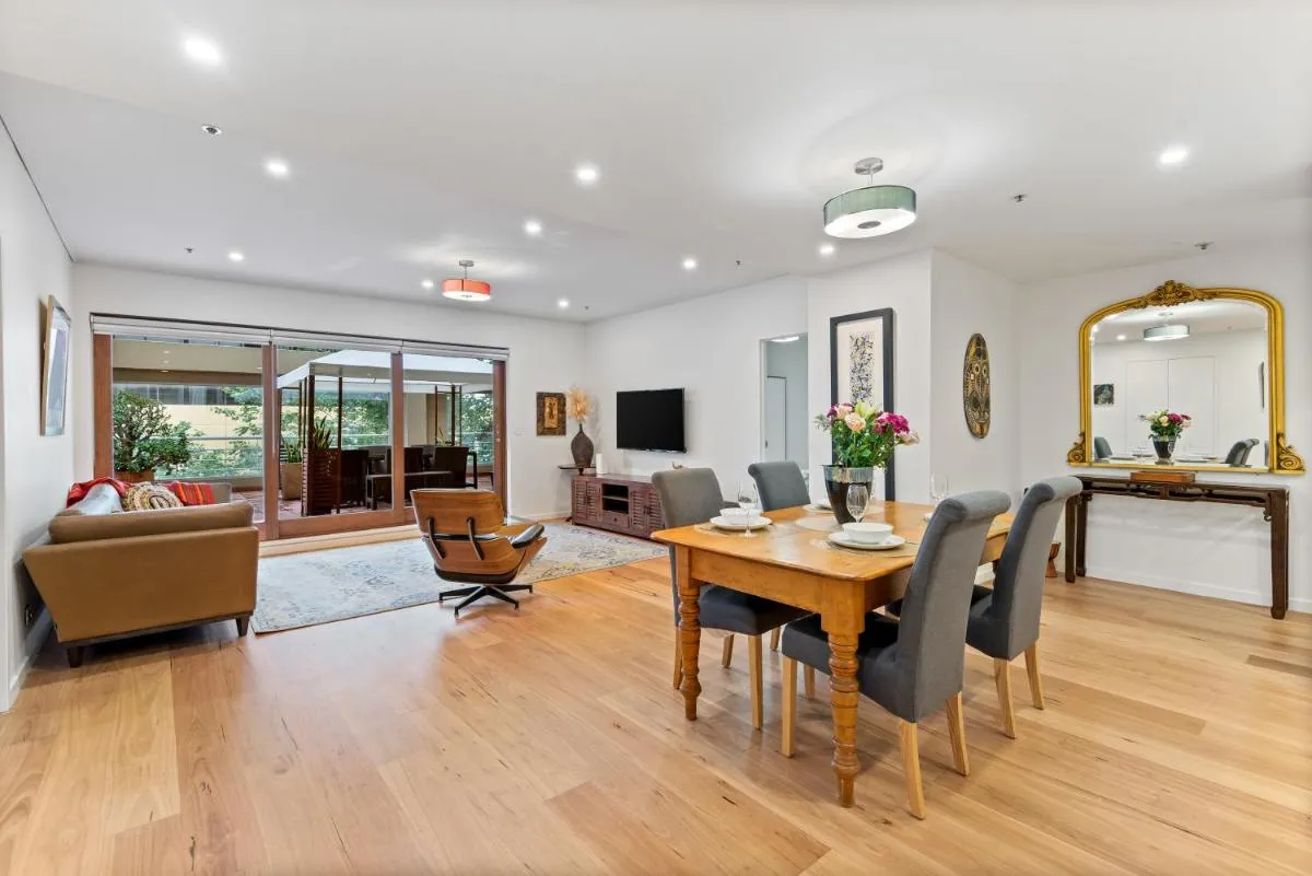 Image 4 of Complete Host Armytage Apartments