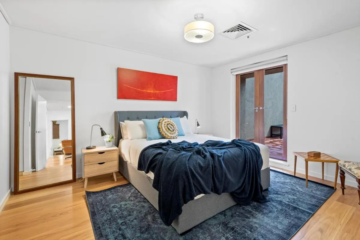 Image 6 of Complete Host Armytage Apartments