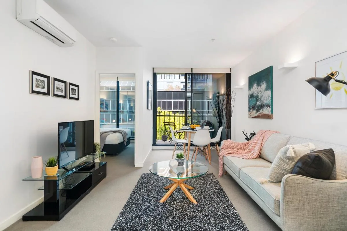 Image 6 of Complete Host Leopold Apartments