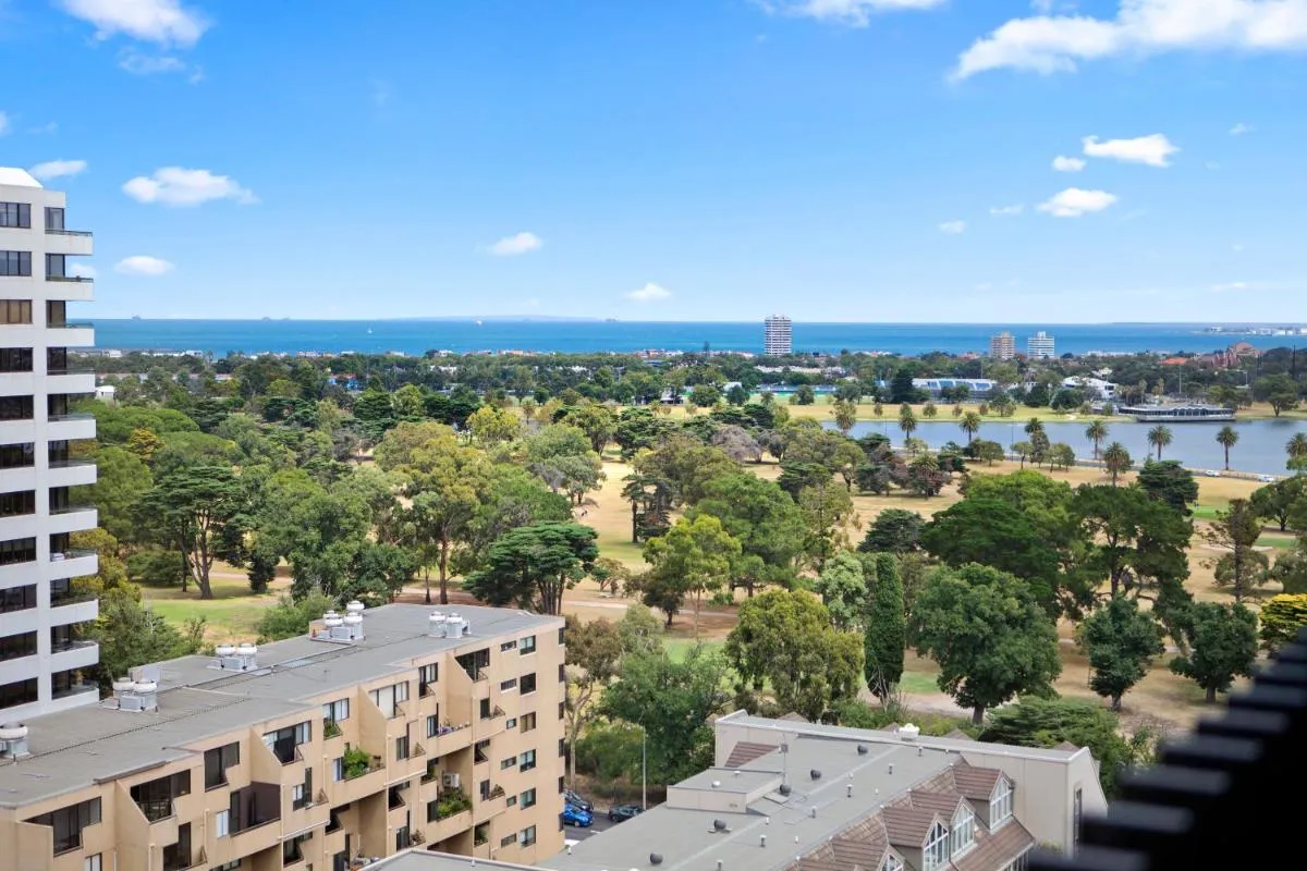Image 4 of Complete Host Leopold Apartments