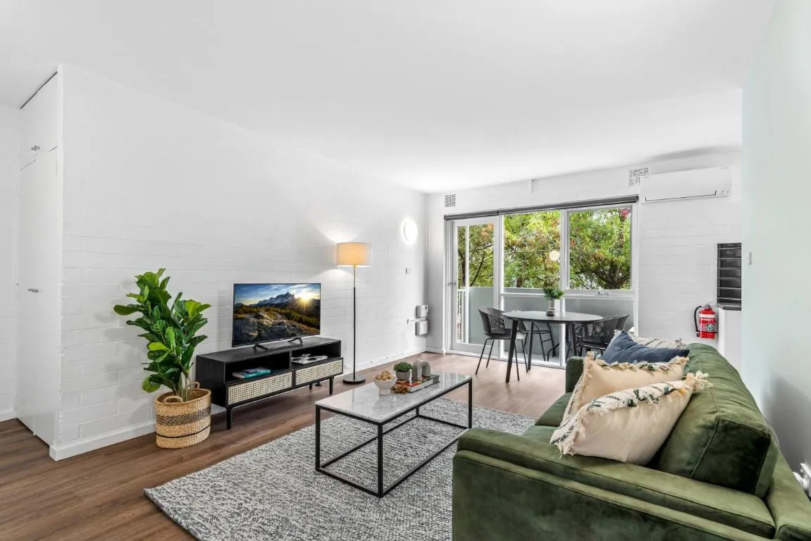 Image of Contemporary 1-Bed Apartment with Park Views