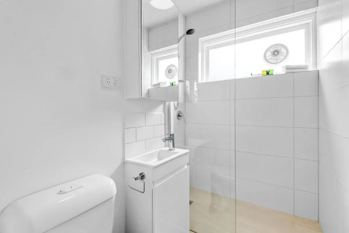 Image 2 of Contemporary 1-Bed Apartment with Park Views