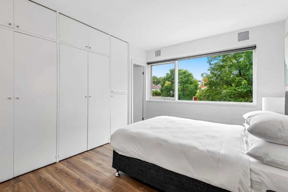 Image 6 of Contemporary 1-Bed Apartment with Park Views