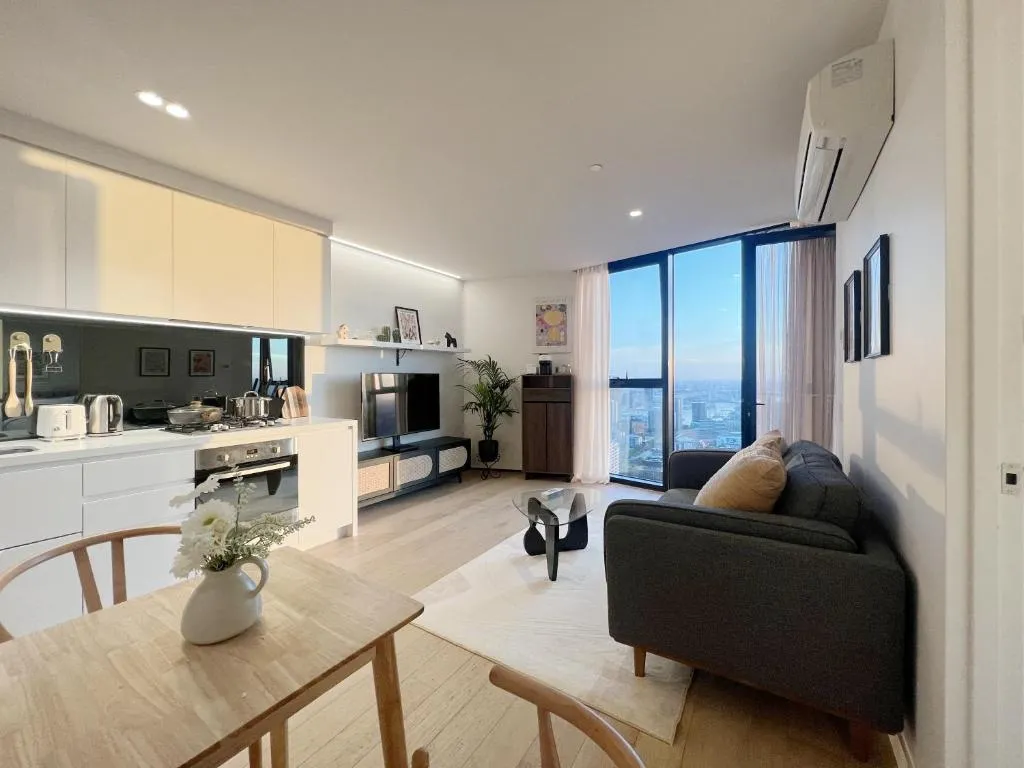 Image of Cozy 1B1B APT with stunning view