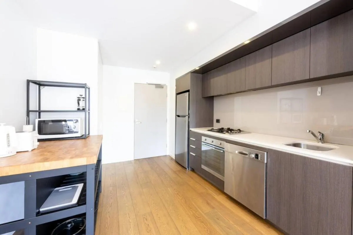 Image 3 of Cozy 1Bed Unit in leafy Carlton – 10 mins from CBD
