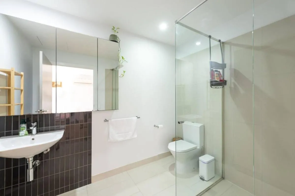 Image 5 of Cozy 1Bed Unit in leafy Carlton – 10 mins from CBD