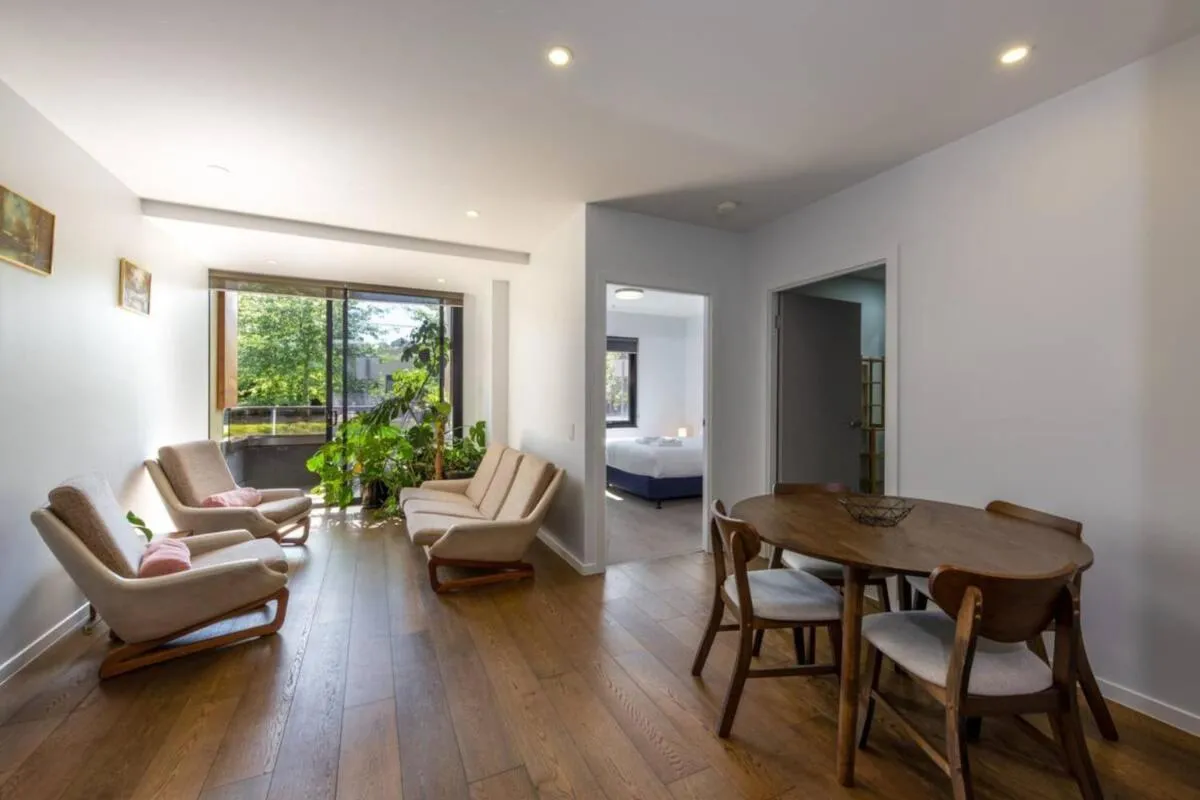 Image 1 of Cozy 1Bed Unit in leafy Carlton – 10 mins from CBD
