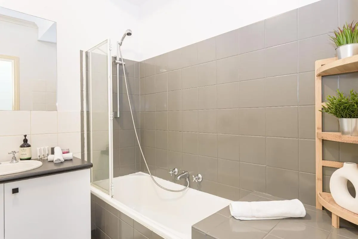 Image 2 of Cozy 1 bedder in St Kilda with Balcony