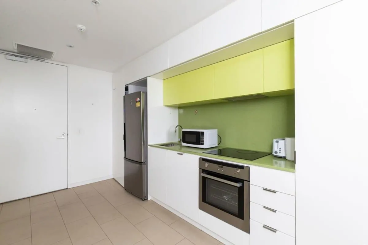 Image 3 of Cozy 2BR Apt Near Melbourne Central w City Views