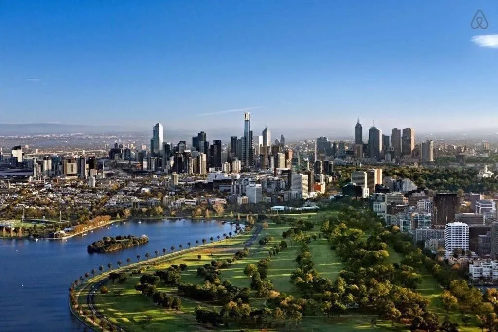 Image 5 of Cozy 2BR Apt Near Melbourne Central w City Views