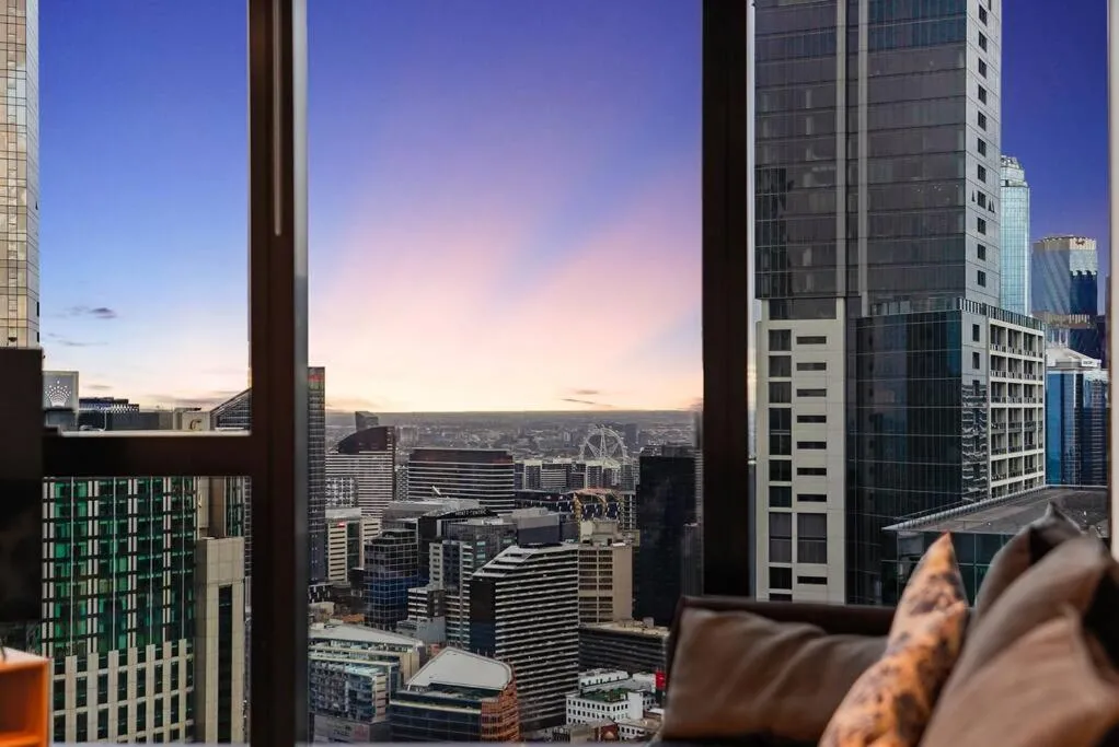 Image of Cozy-Brilliant Natural Light Near Crown &City 1B1B