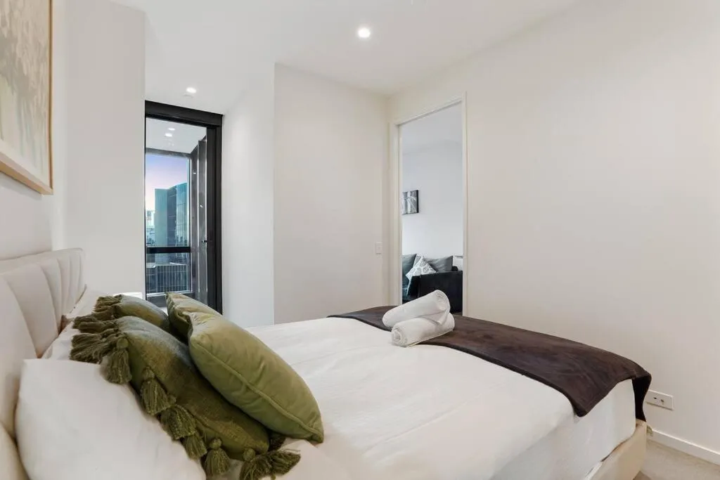 Image 6 of Cozy-Brilliant Natural Light Near Crown &City 1B1B