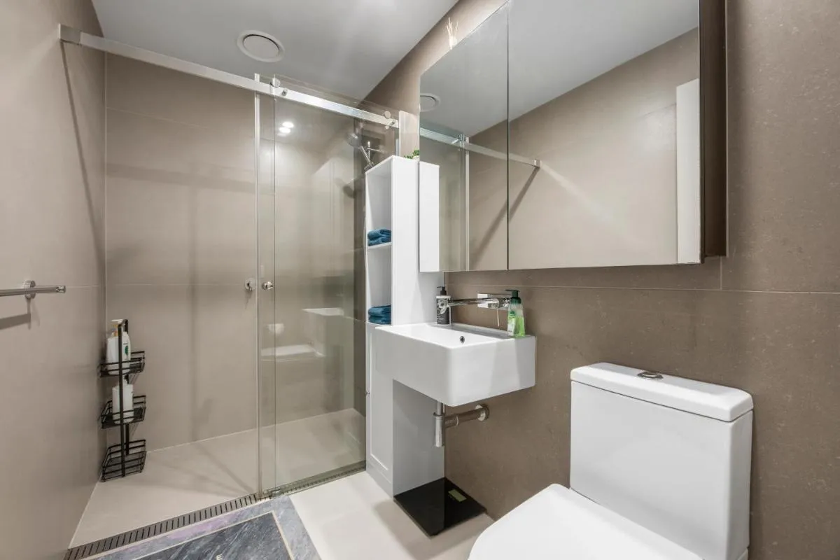 Image 2 of Cozy CBD 2 Bedroom Apartment with car park