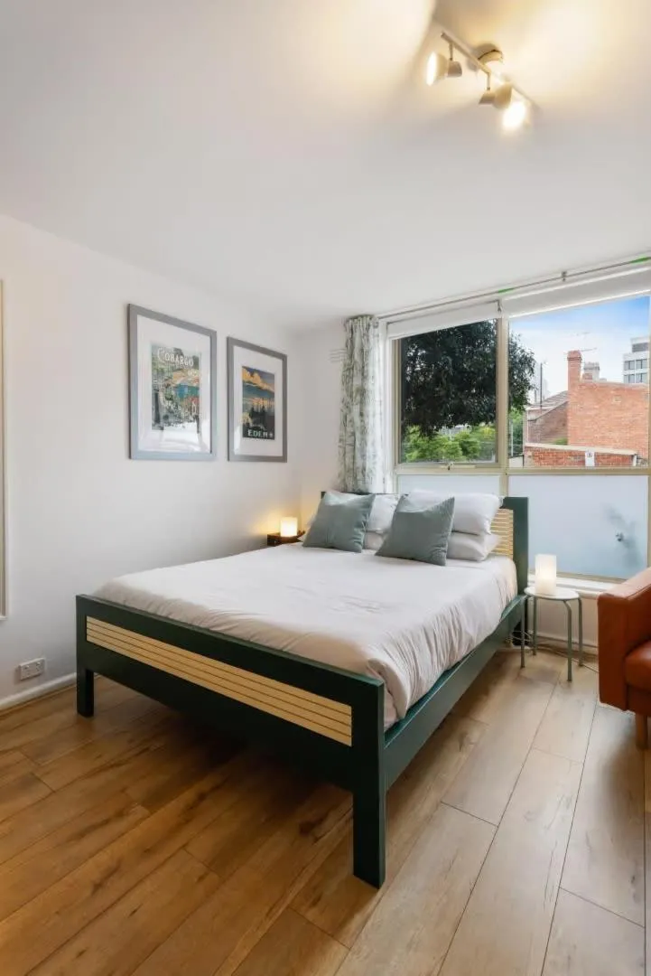 Image 3 of Cozy Fitzroy Delight