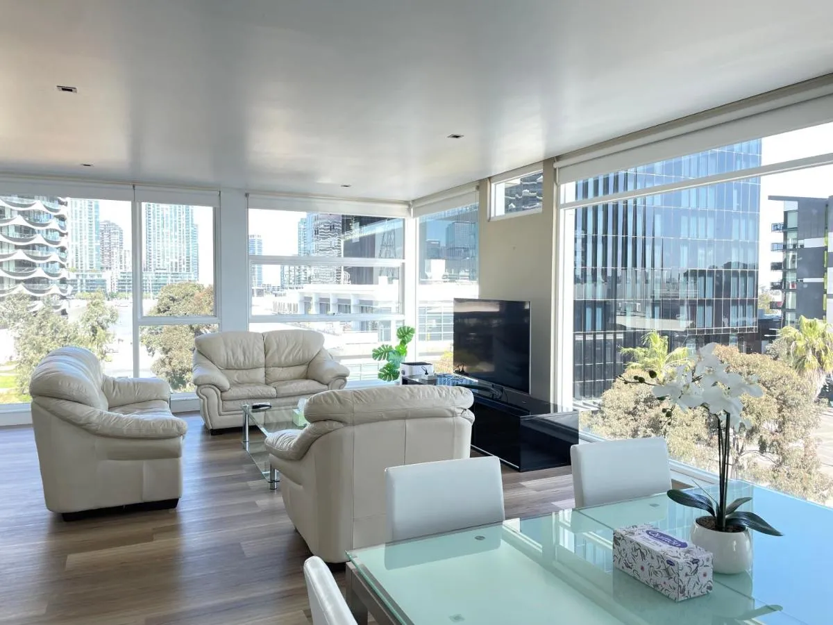 Image 4 of Docklands Luxury Penthouse Right Above The District Docklands