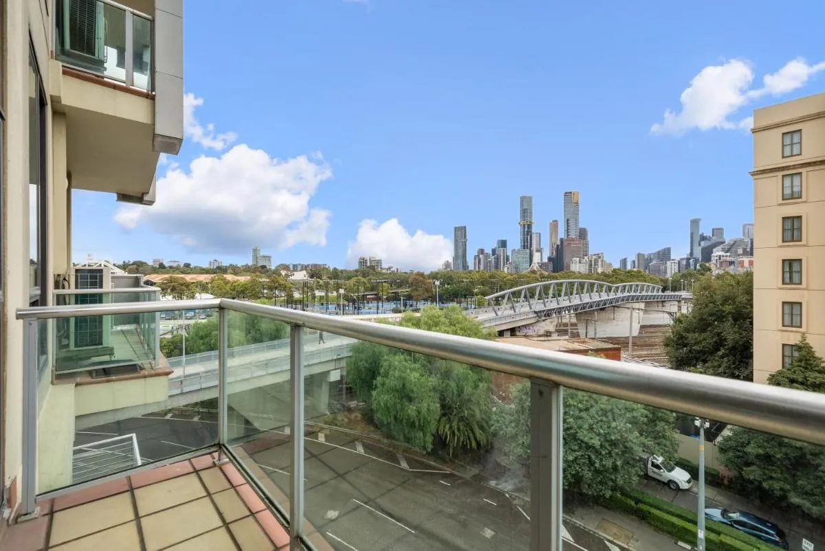 Image 6 of East Melbourne 2BR Apartment