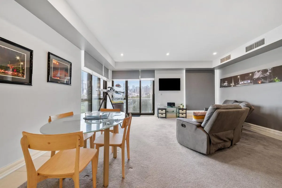 Image 5 of East Melbourne 2BR Apartment