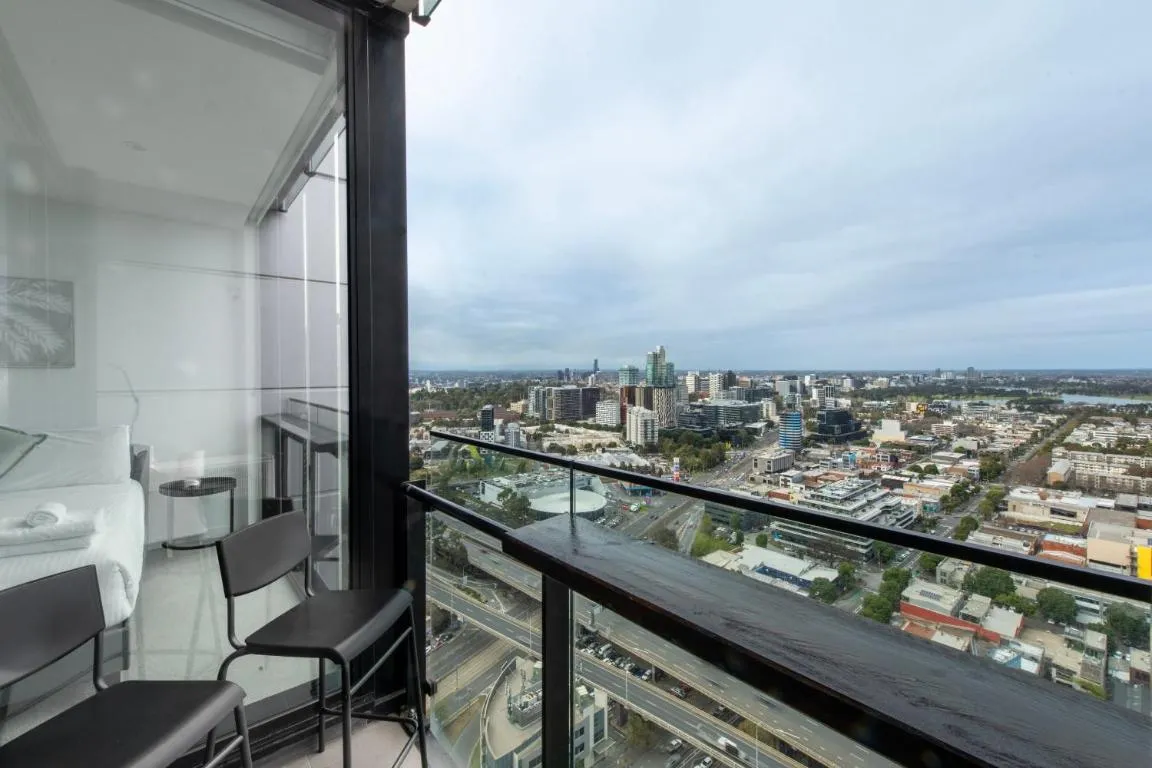 Image of Elegant 2-Bed Apartment with Stunning City Views