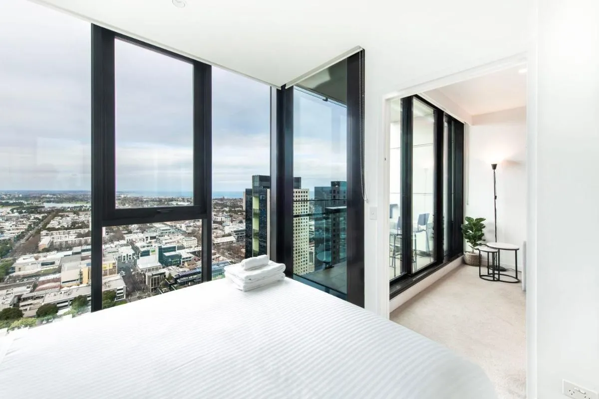 Image 1 of Elegant 2-Bed Apartment with Stunning City Views