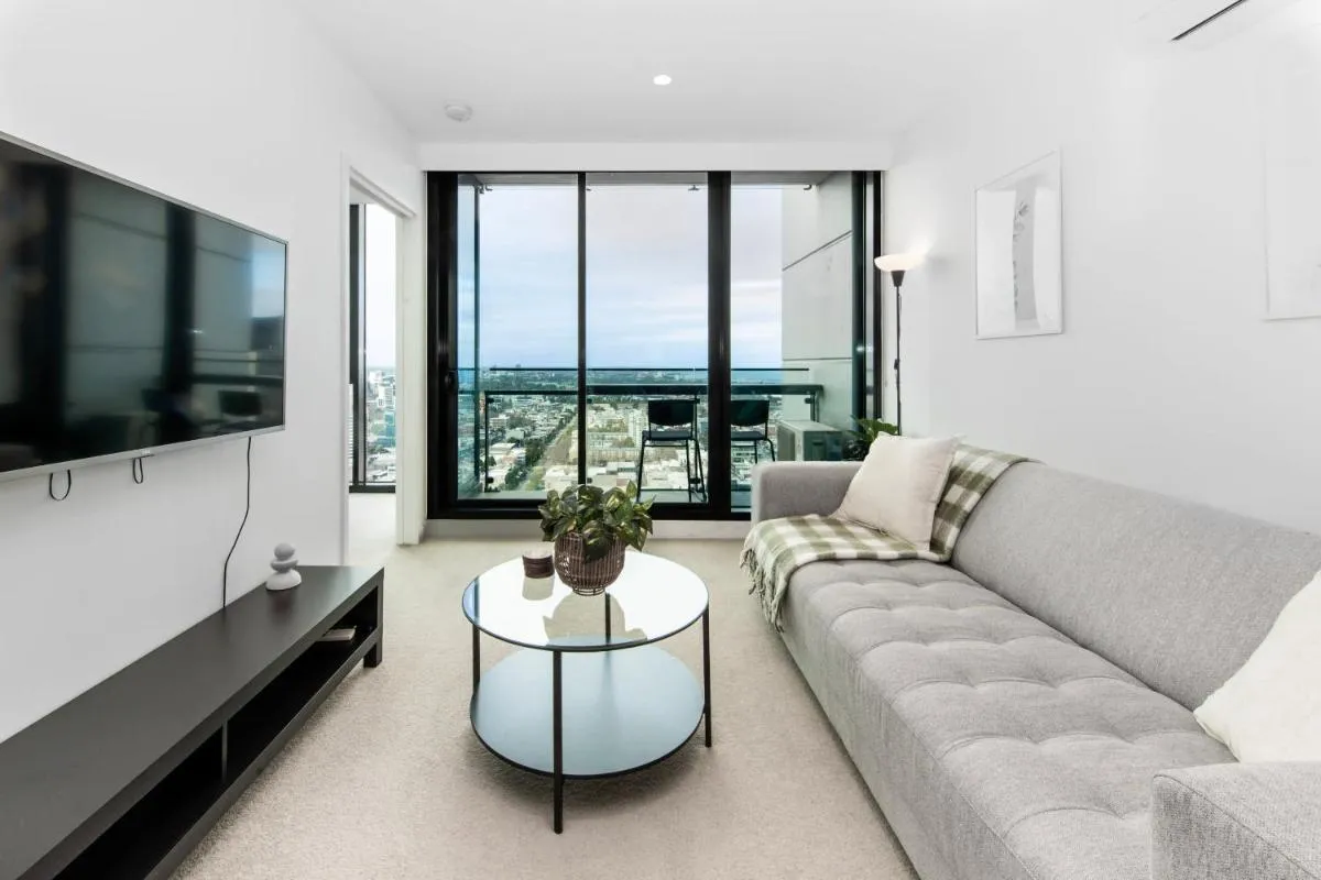 Image 5 of Elegant 2-Bed Apartment with Stunning City Views