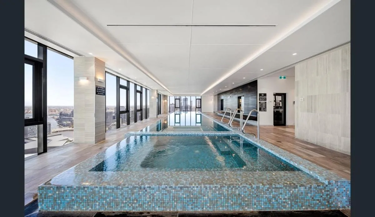 Image 2 of Elegant 2-Bed Apartment with Stunning City Views