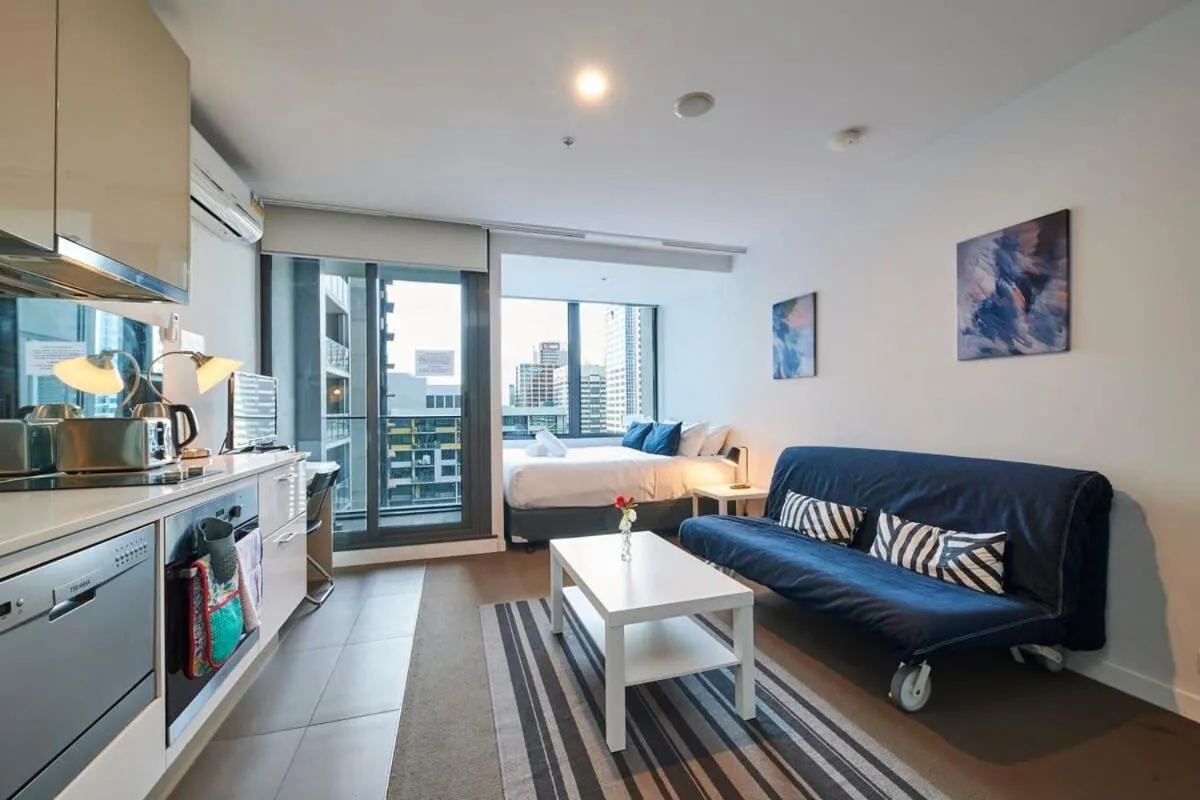 Image 4 of Elevated Bliss – Spectacular Views from Level 32