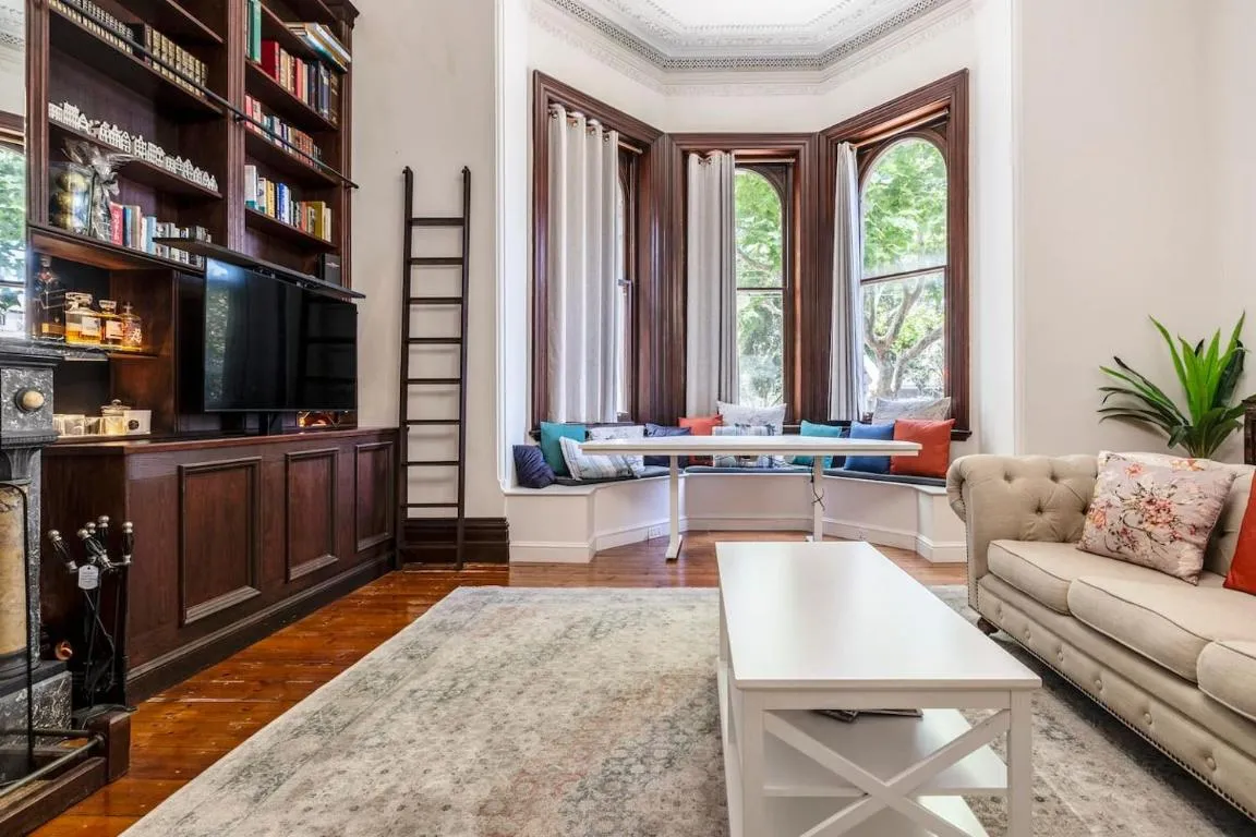 Image of Elwood Manor – A Restored Art-Deco Gem