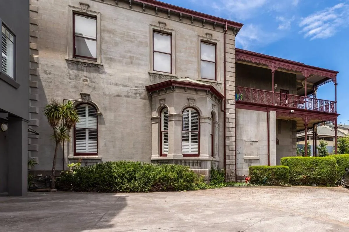 Image 5 of Elwood Manor – A Restored Art-Deco Gem