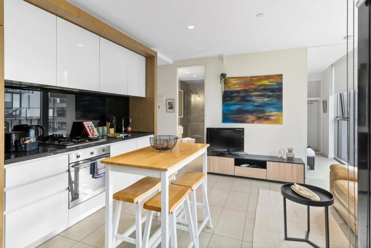 Image 6 of Escape To Melbourne – Stylish 1 Bedroom-Gym – Aircon -Balcony