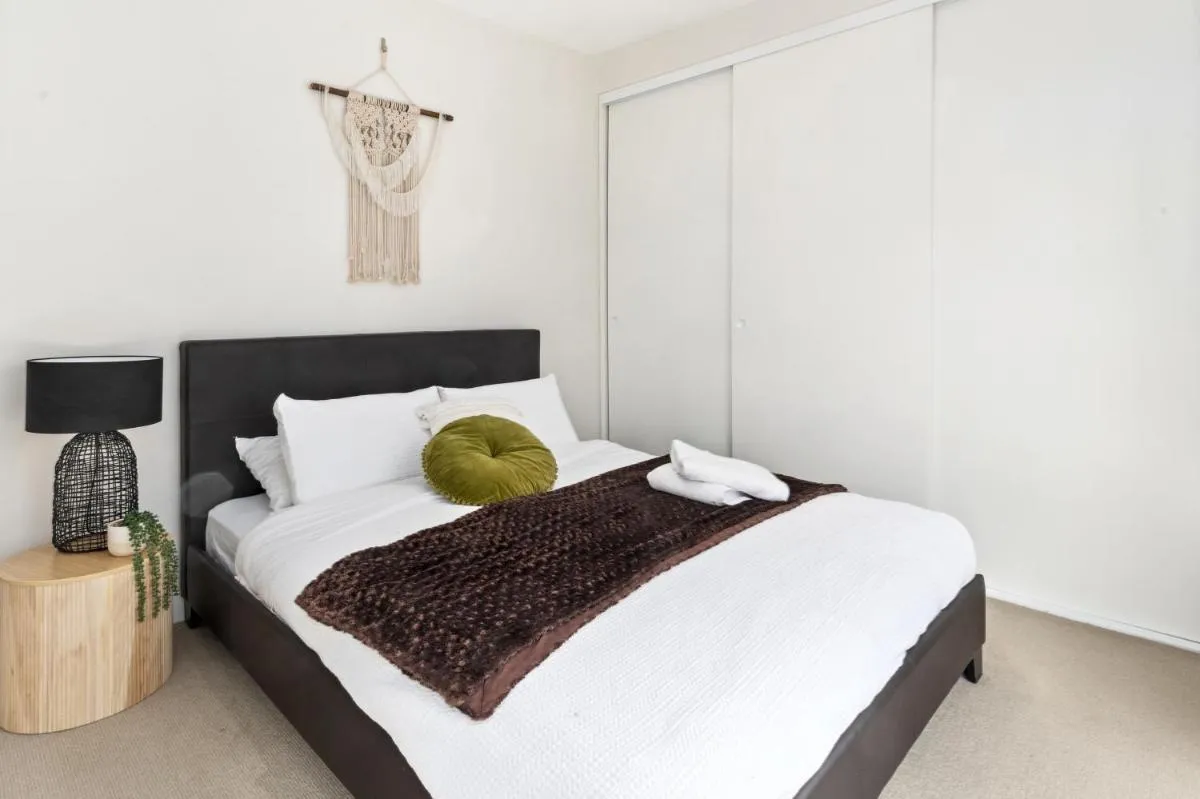 Image 5 of Escape To Melbourne – Stylish 1 Bedroom-Gym – Aircon -Balcony
