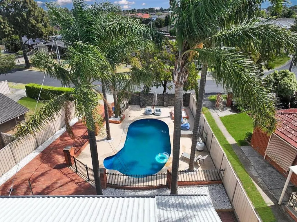 Image 3 of Evies White House Oasis I Pool & Close to Airport