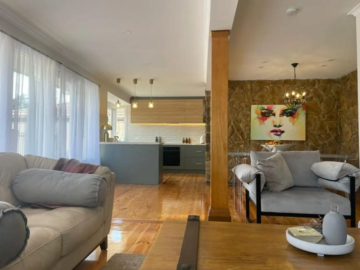 Image 4 of Evies White House Oasis I Pool & Close to Airport