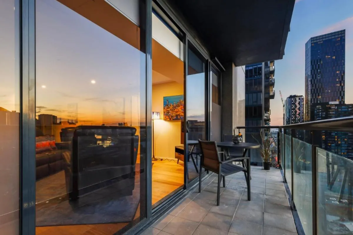 Image 2 of Exceptional Apartment in Southbank with 2 Car Parks