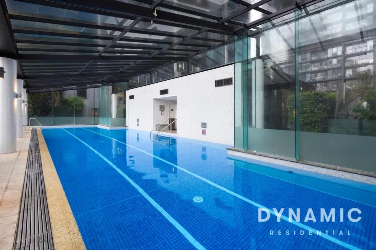 Image 3 of Exceptional Apartment in Southbank with 2 Car Parks