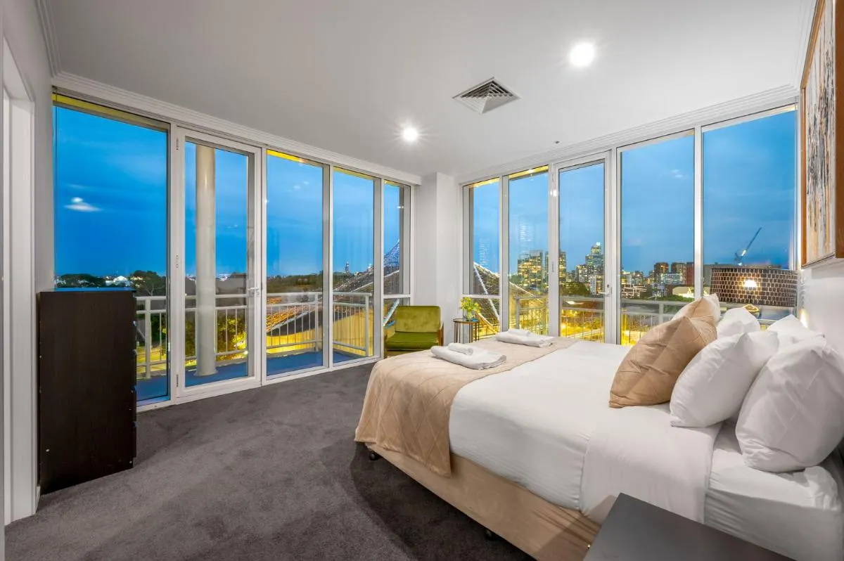 Image 1 of Exclusive Stays – Southgate